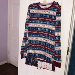 Harry Potter Maroon Print Lounge along Sleeve Top